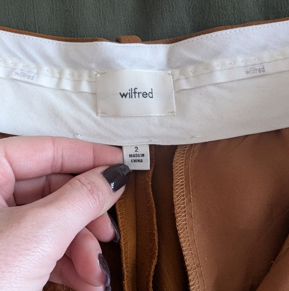 Aritzia | Wilfred Effortless Cropped Pant - Picture 11 of 12